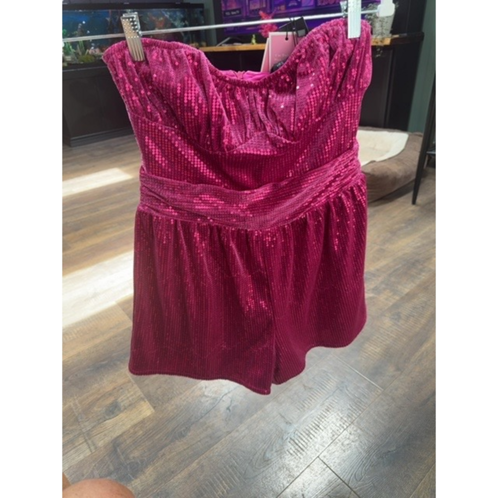 PrettyLittleThing Pretty Little Thing Sequence Romper in Pink - Picture 1 of 4
